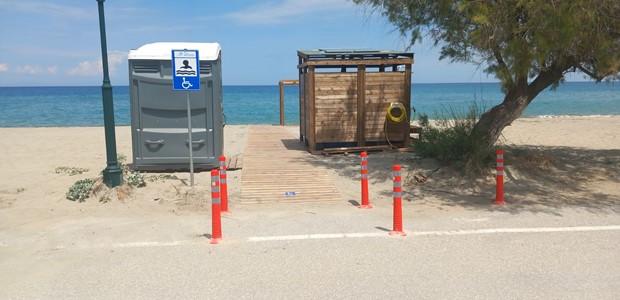 Νέες αυτόματες ηλεκτρικές ράμπες για ΑμεΑ σε παραλίες